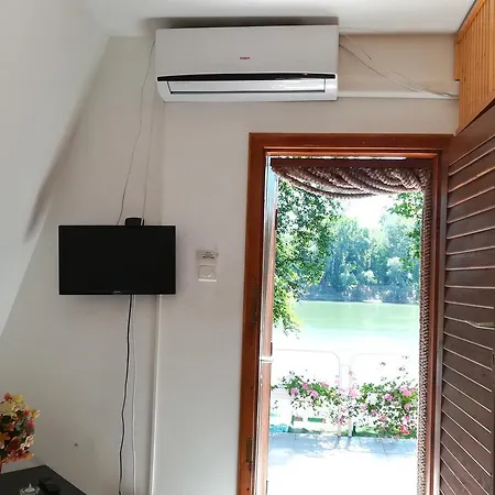Holiday home Tiszavirag Nyaralohaz Szeged